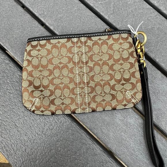 COACH wristlet small zip bag - Picture 3 of 12